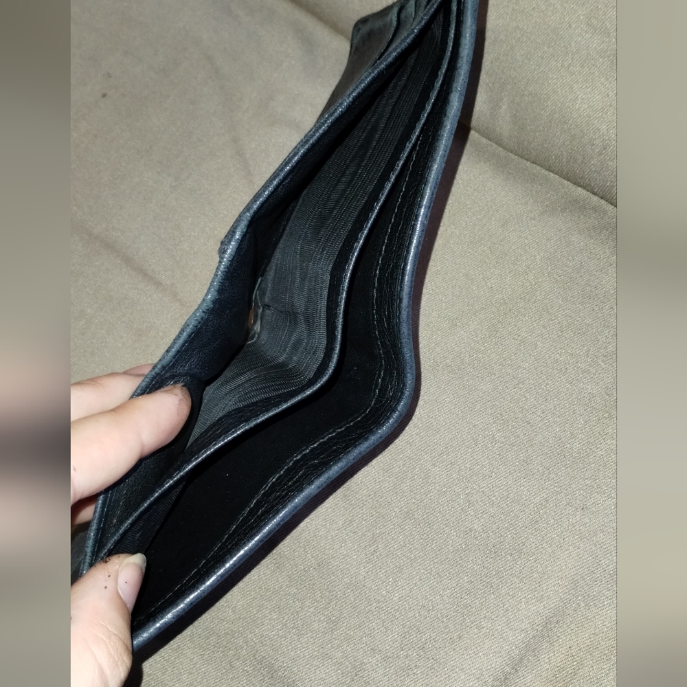 VINTAGE GUCCI SOFT BLACK LEATHER MEN'S BI-FOLD WALLET ~ AUTHENTIC - Picture 13 of 16